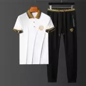 noir pantalon et polo blanc tshirt de versace survetement noir
